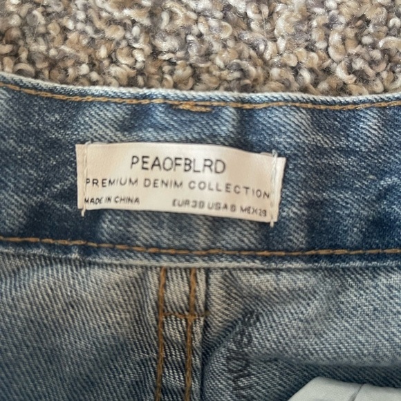 5/$25 Peaofblrd high rise mom jeans in size 6 - Picture 3 of 8